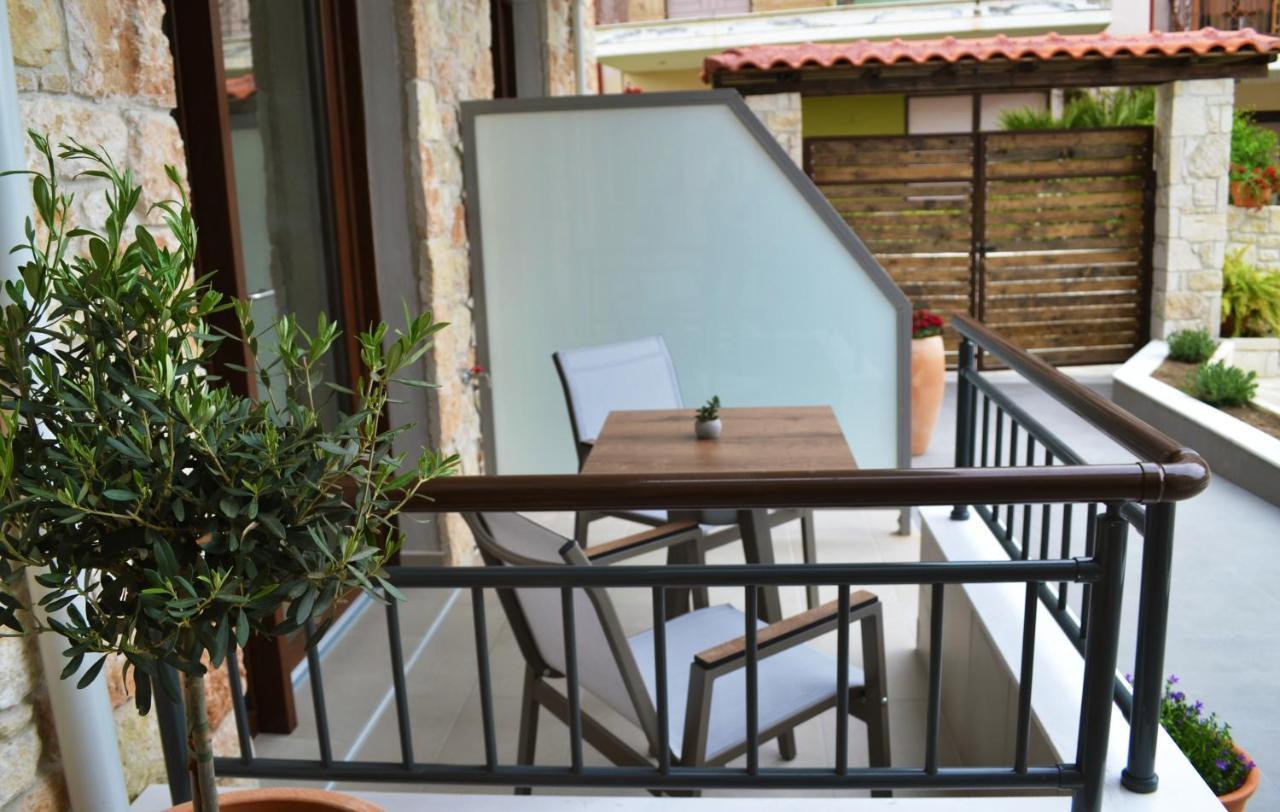 Iades Suites Afytos Ngoại thất bức ảnh