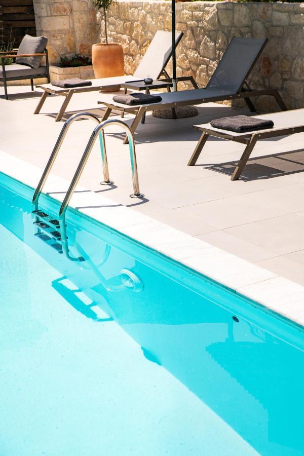 Iades Suites Afytos Ngoại thất bức ảnh