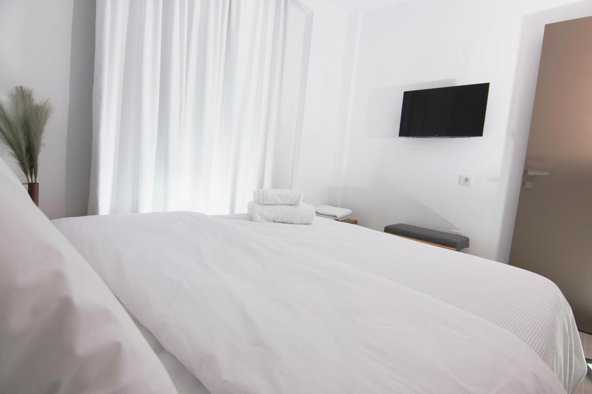 Iades Suites Afytos Phòng bức ảnh