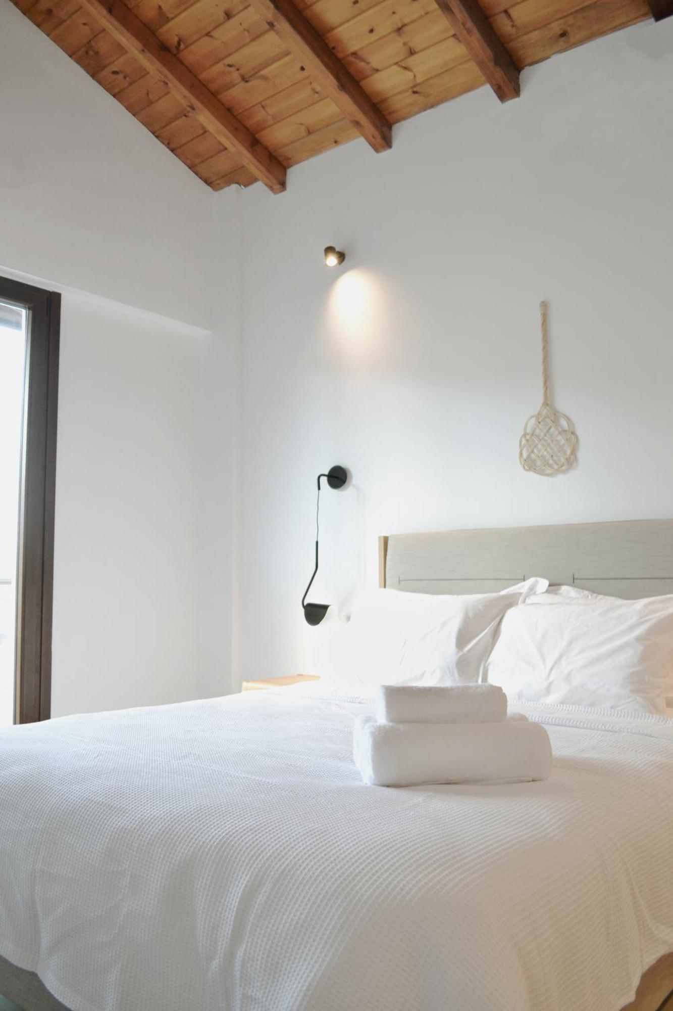 Iades Suites Afytos Phòng bức ảnh